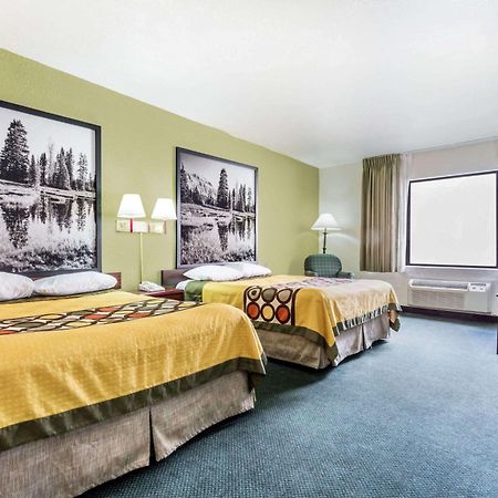 Super 8 By Wyndham Wendover Buitenkant foto